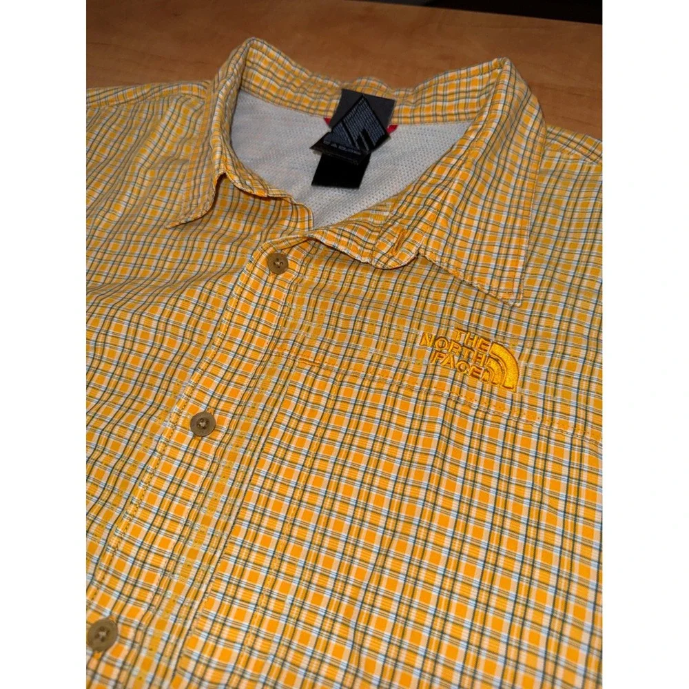 The North Face Mens XL Yellow Plaid Short Sleeve Button Up Hiking Shirt Pocket